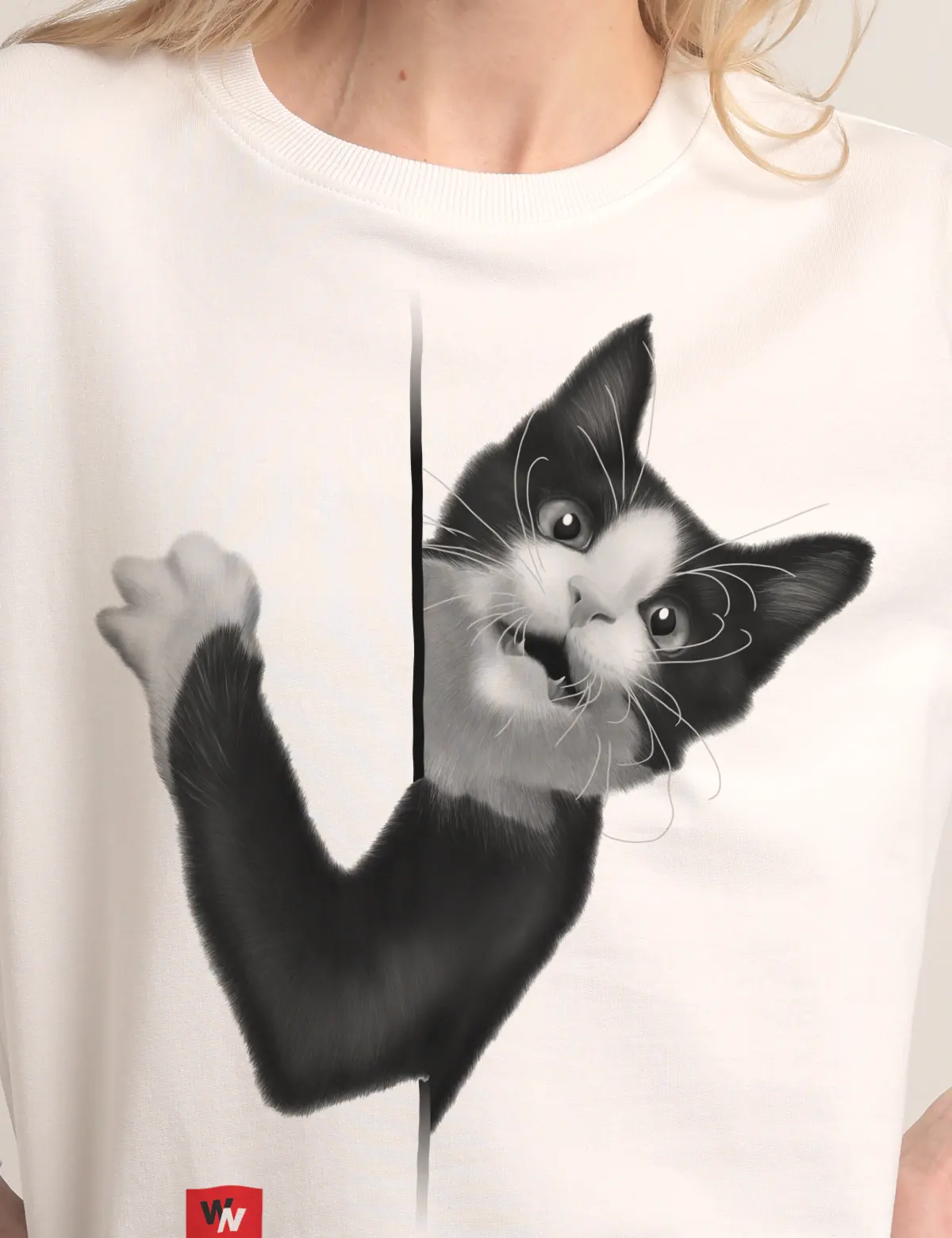"Кот в шоке" Лонгслив женский белый классический 